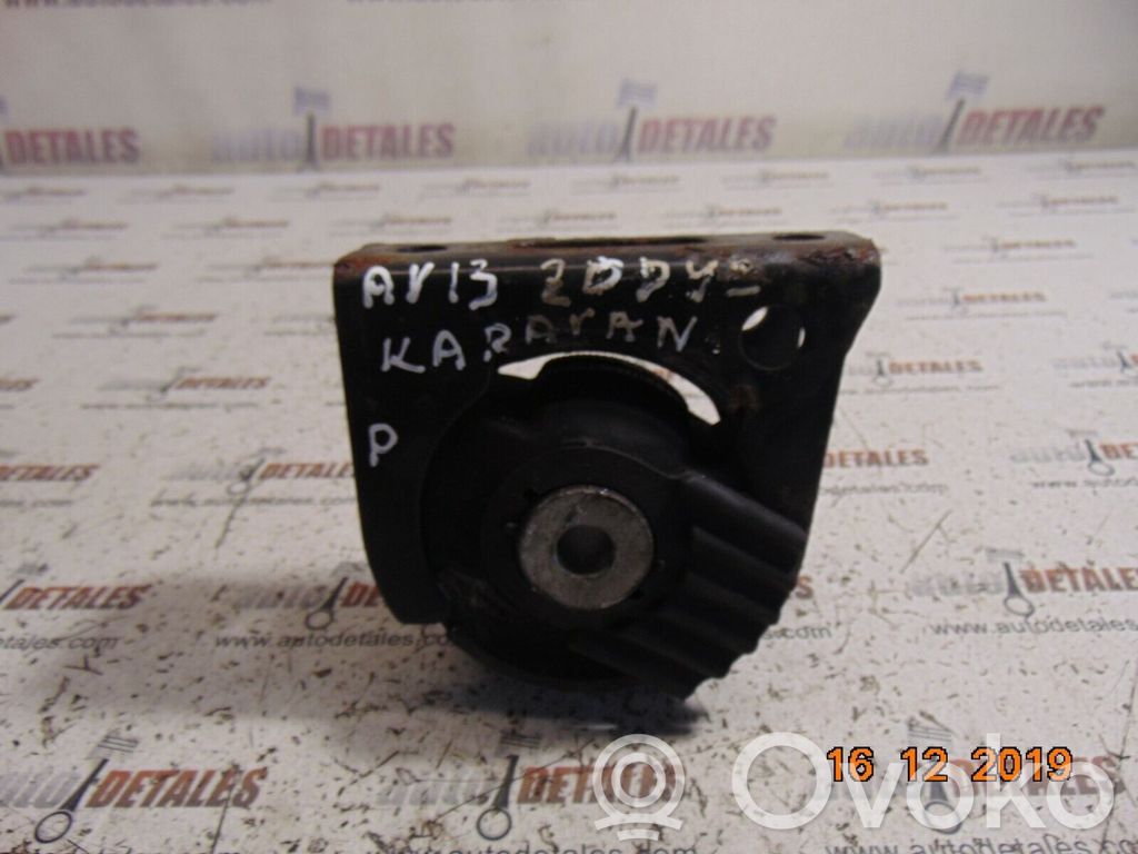 Toyota Avensis T270 Engine mount bracket 