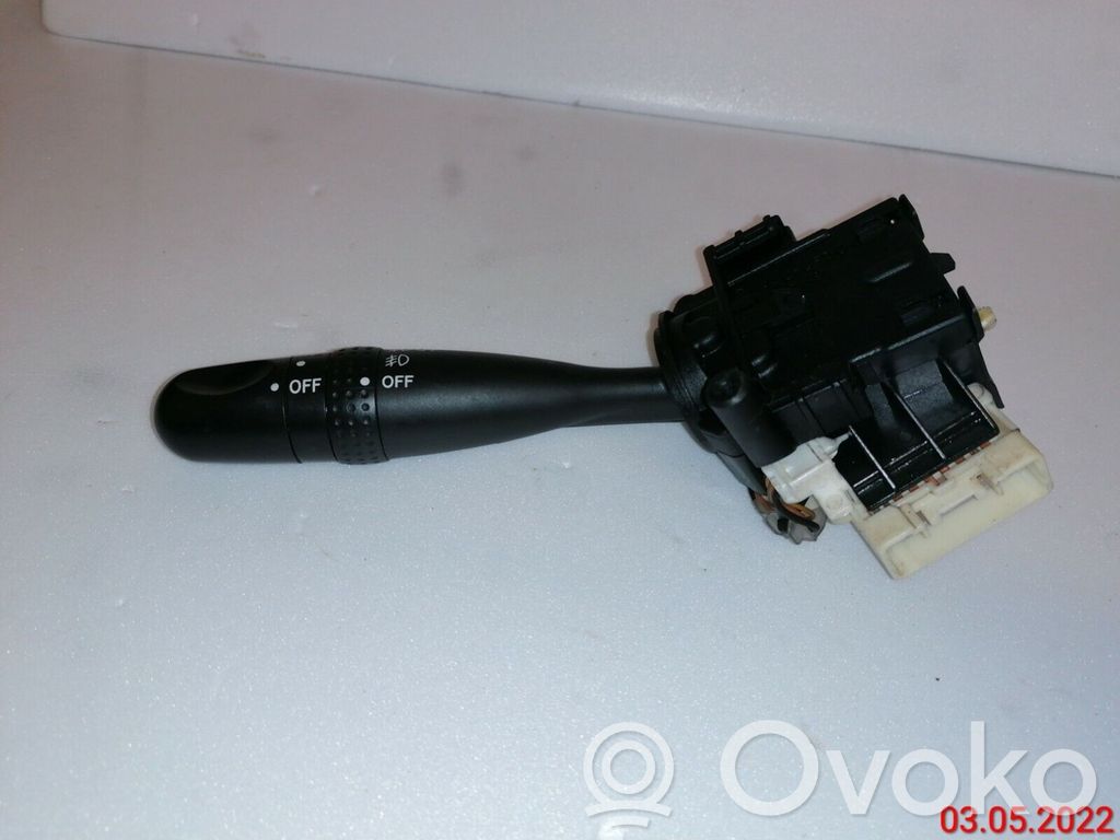 Toyota Corolla E120 E130 Palanca de intermitentes 
