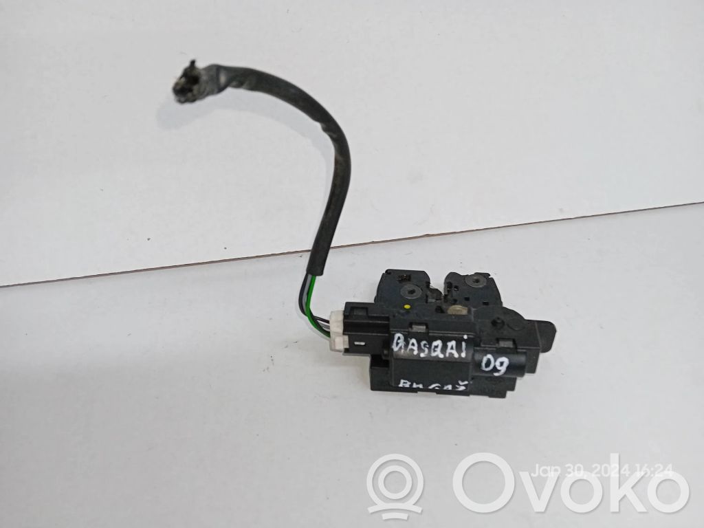Nissan Qashqai+2 Zamek klapy tylnej / bagażnika 