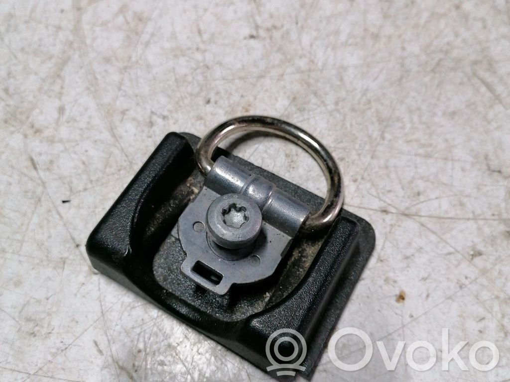 Mercedes-Benz E W212 Tie down hook / loop 