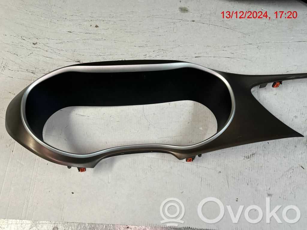 Chrysler Pacifica Dashboard trim 