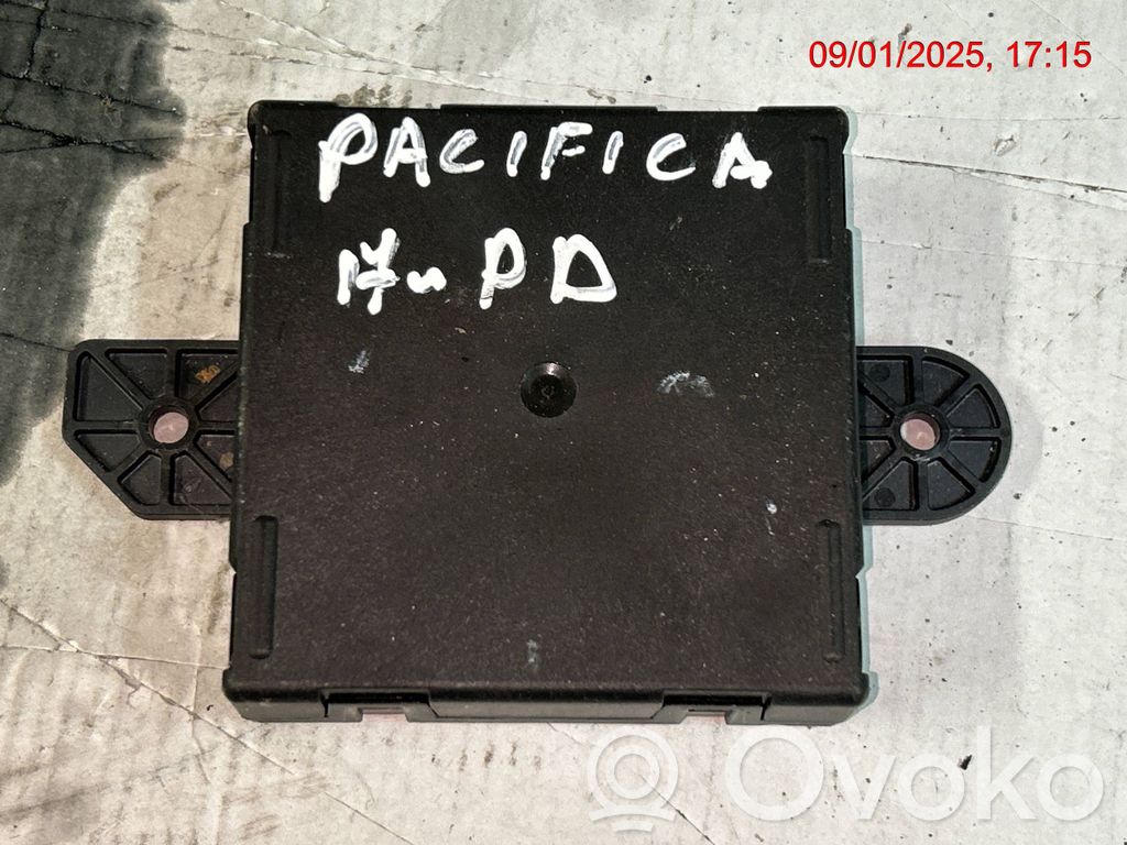 Chrysler Pacifica Door control unit/module 