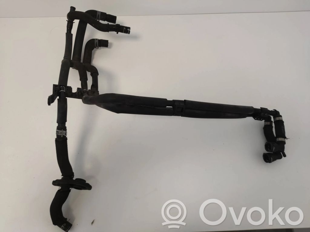 Audi e-tron Engine coolant pipe/hose 