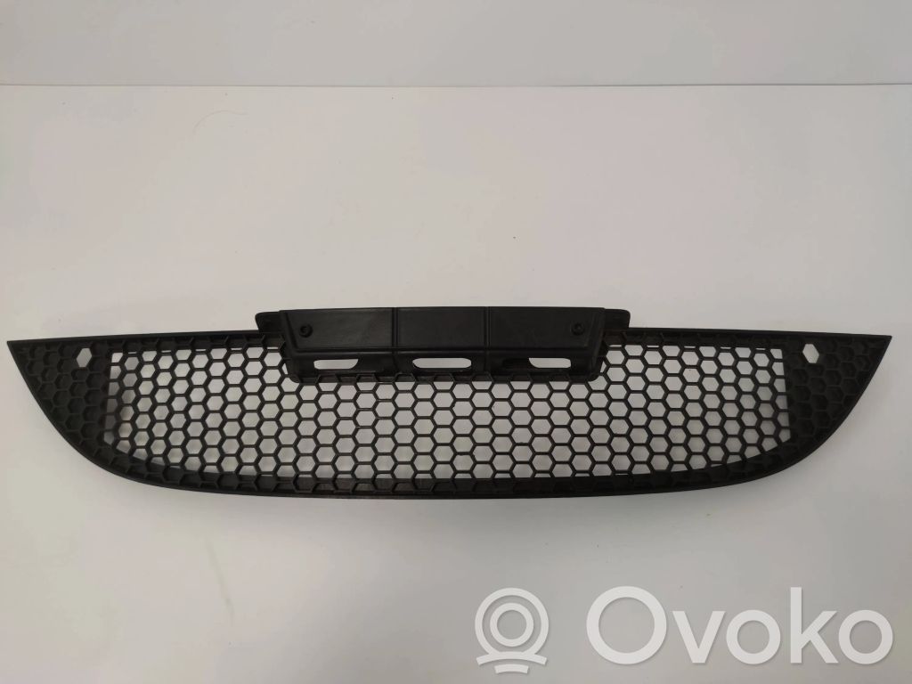 Seat Leon (1P) Etusumuvalon ritilä 