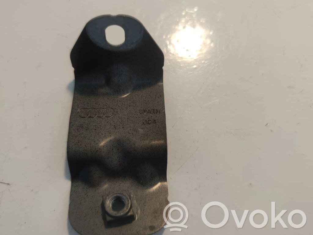 Audi A5 Fender mounting bracket 