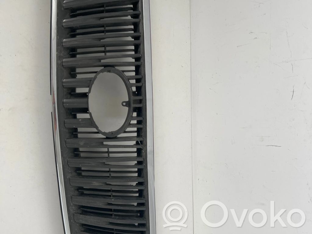 Lexus RX 330 - 350 - 400H Augšējais režģis 