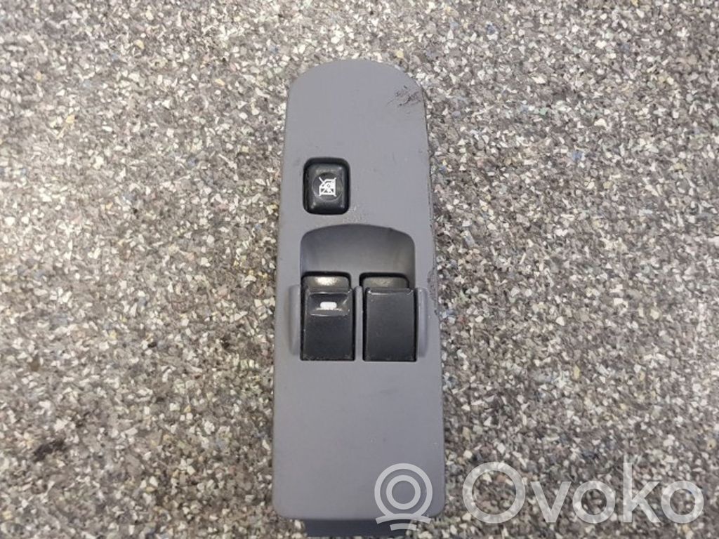 Mitsubishi Colt CZ3 Electric window control switch 