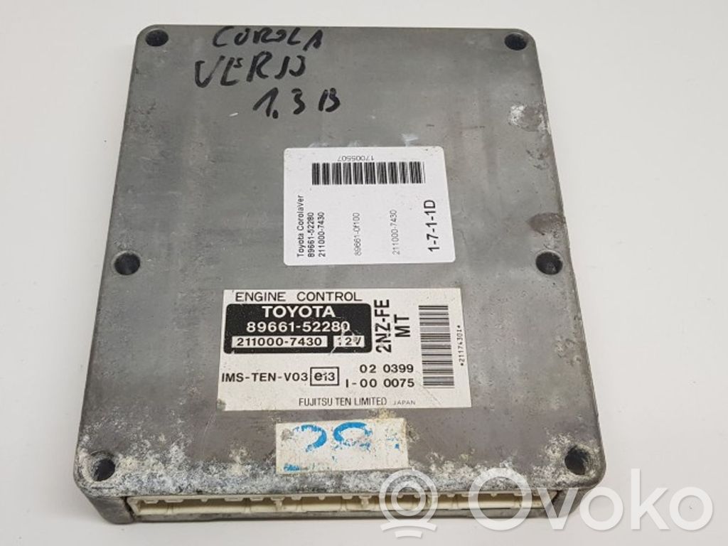 Toyota Corolla Verso AR10 Engine control unit/module 
