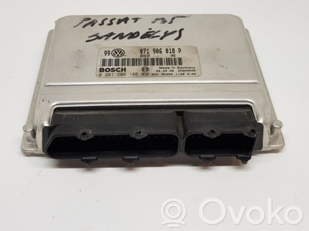 Volkswagen PASSAT B5.5 Engine control unit/module 