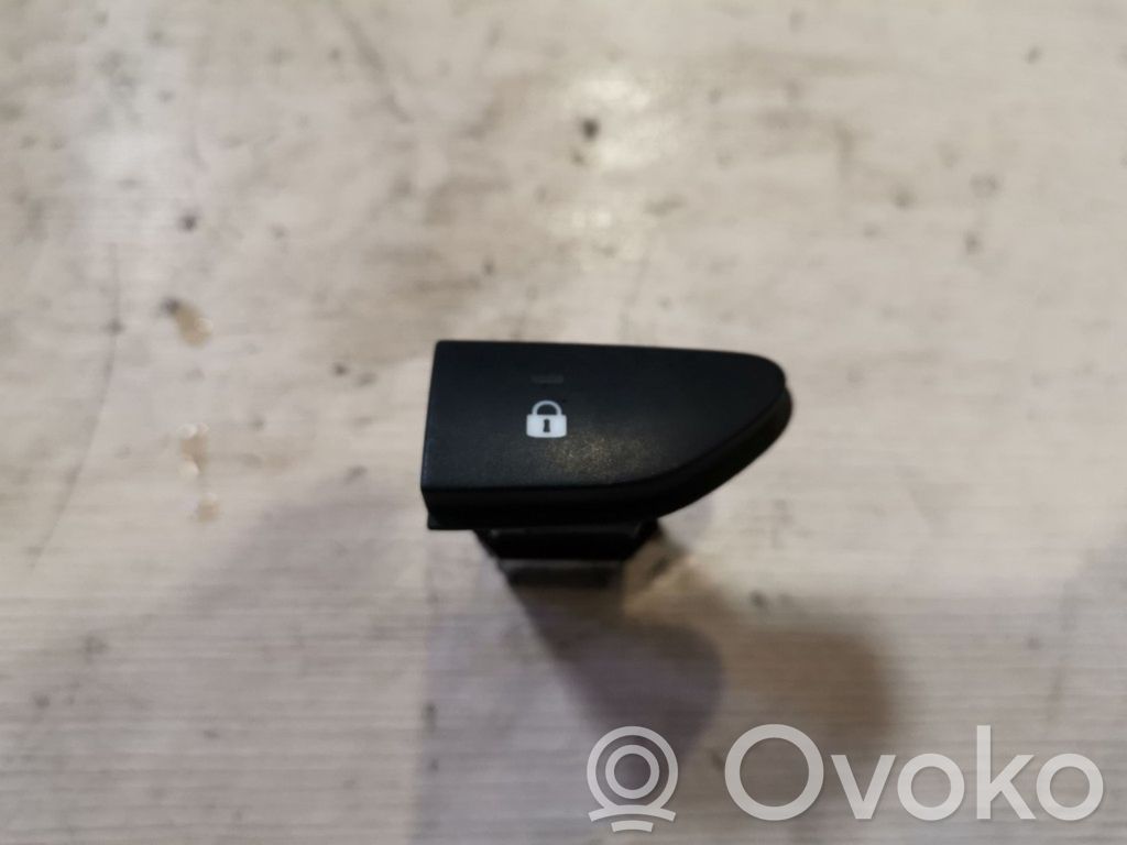 Dacia Duster Central locking switch button 