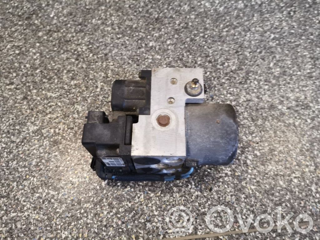 Nissan Primera ABS bloks 