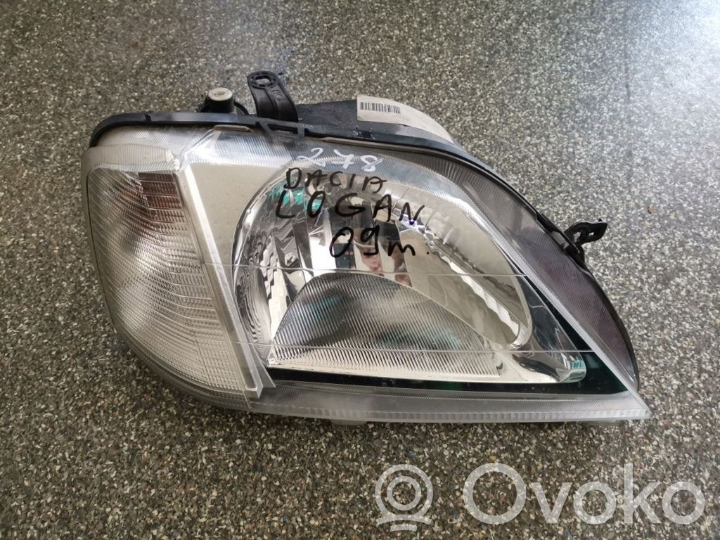Dacia Logan I Headlight/headlamp 