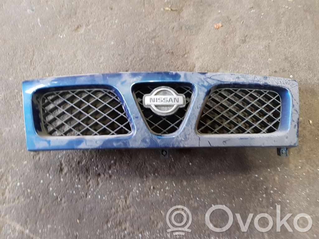 Nissan Terrano Etupuskurin ylempi jäähdytinsäleikkö 