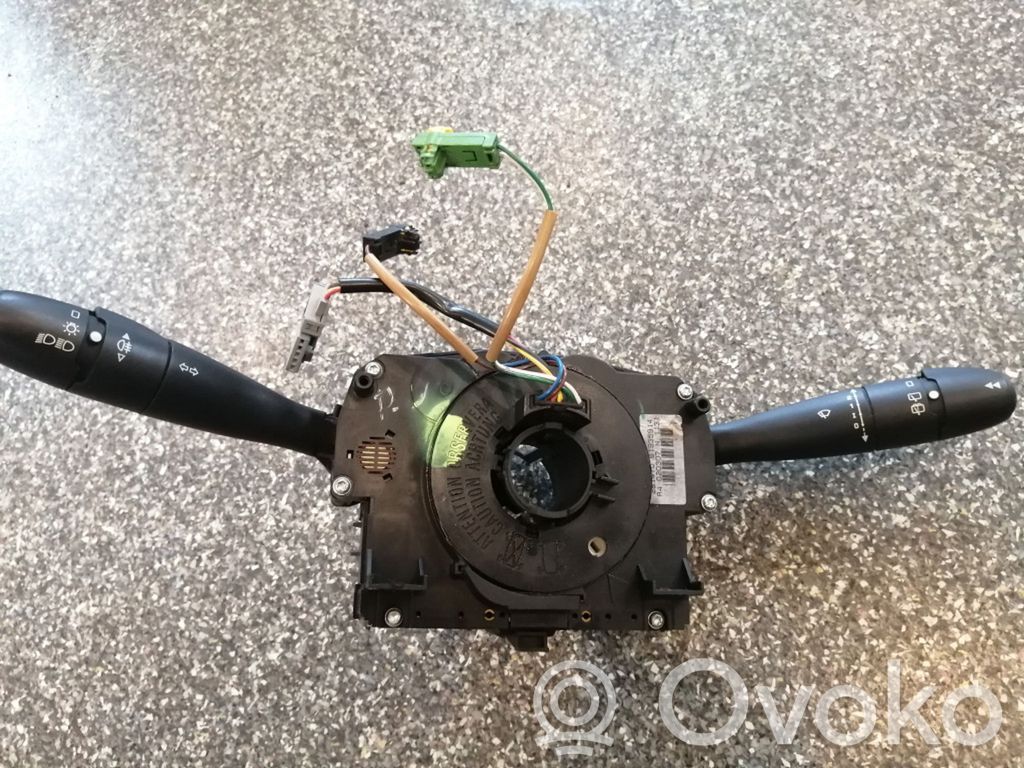 Peugeot 207 Interruptor/palanca de limpiador de luz de giro 