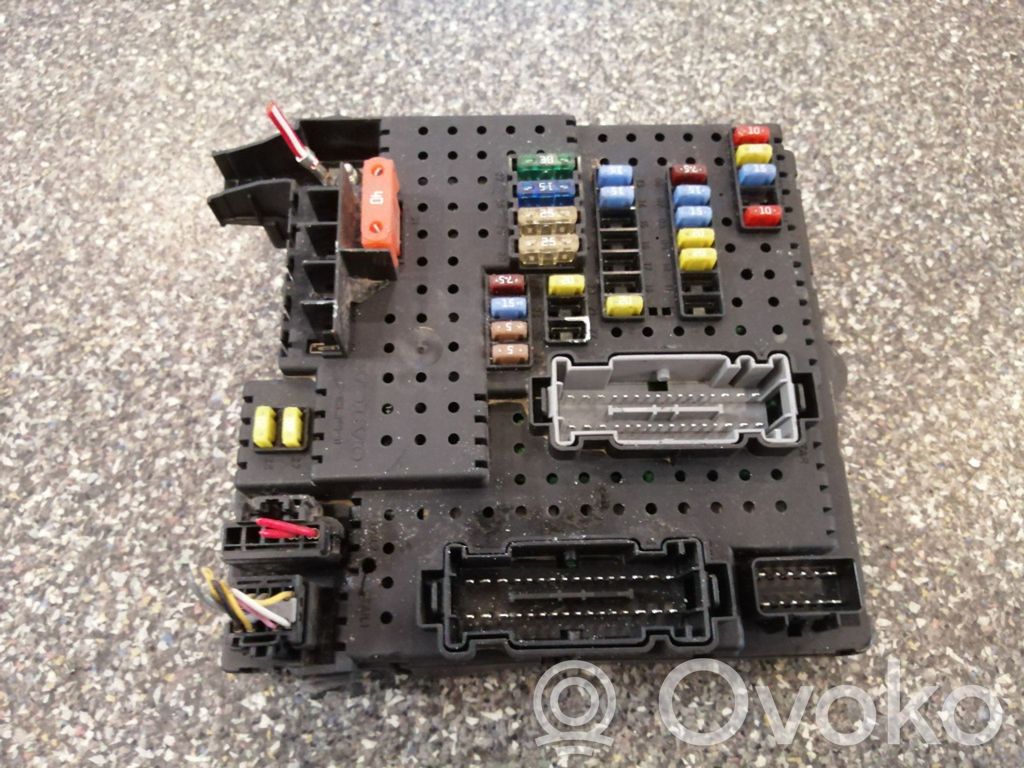Volvo V70 Fuse module 
