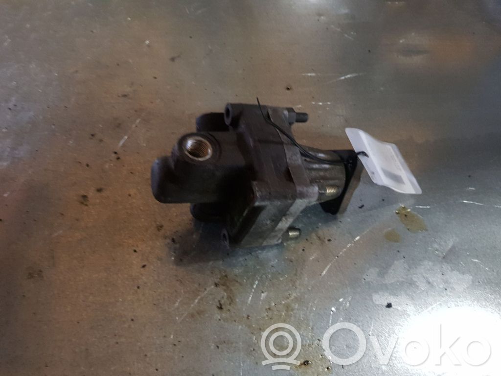 Ohjaustehostimen pumppu