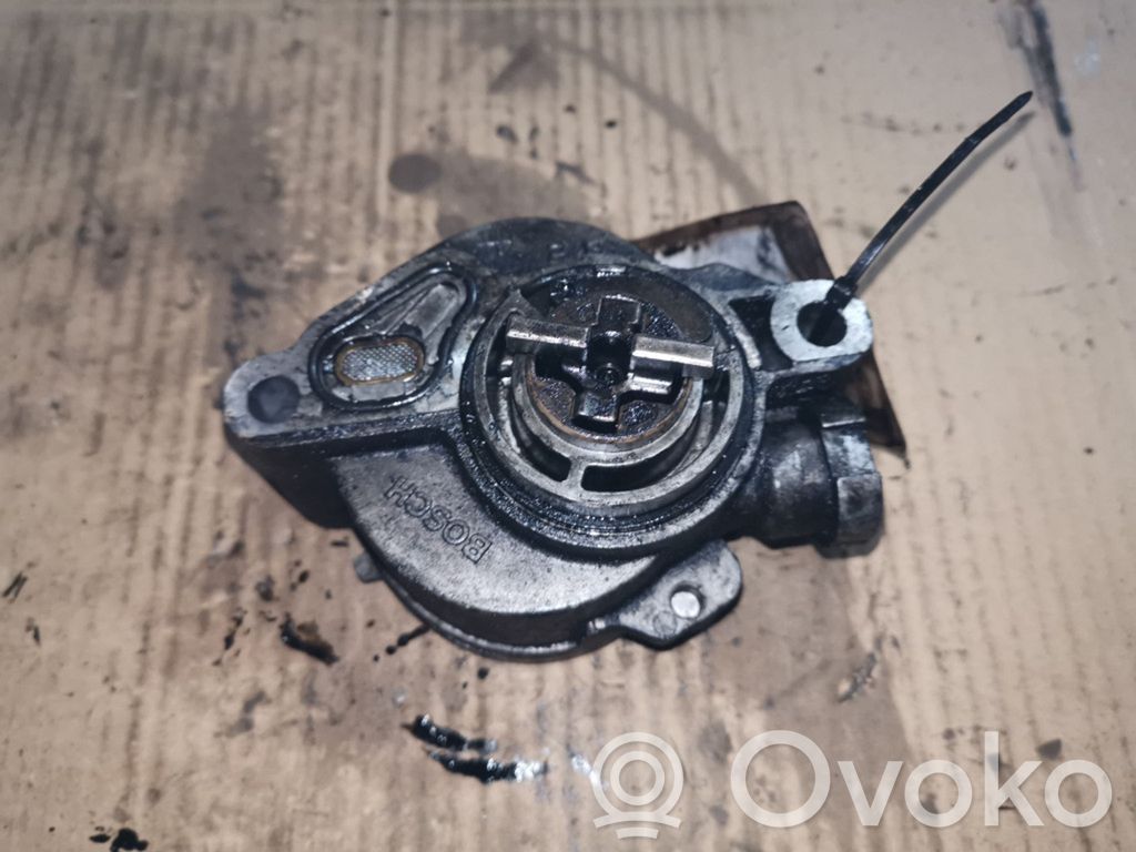 Ford Focus C-MAX Vacuum pump 