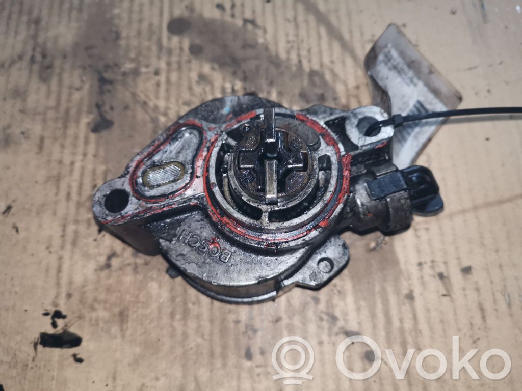 Vacuum pump   D1562A