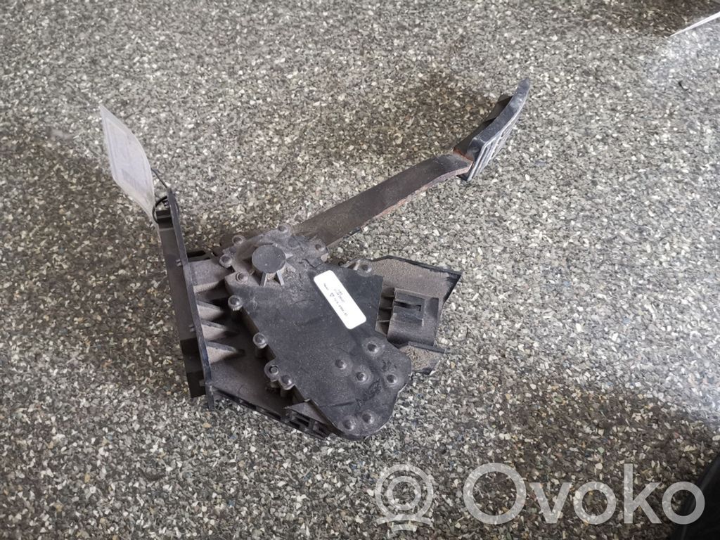 Accelerator throttle pedal   YC159F836BD