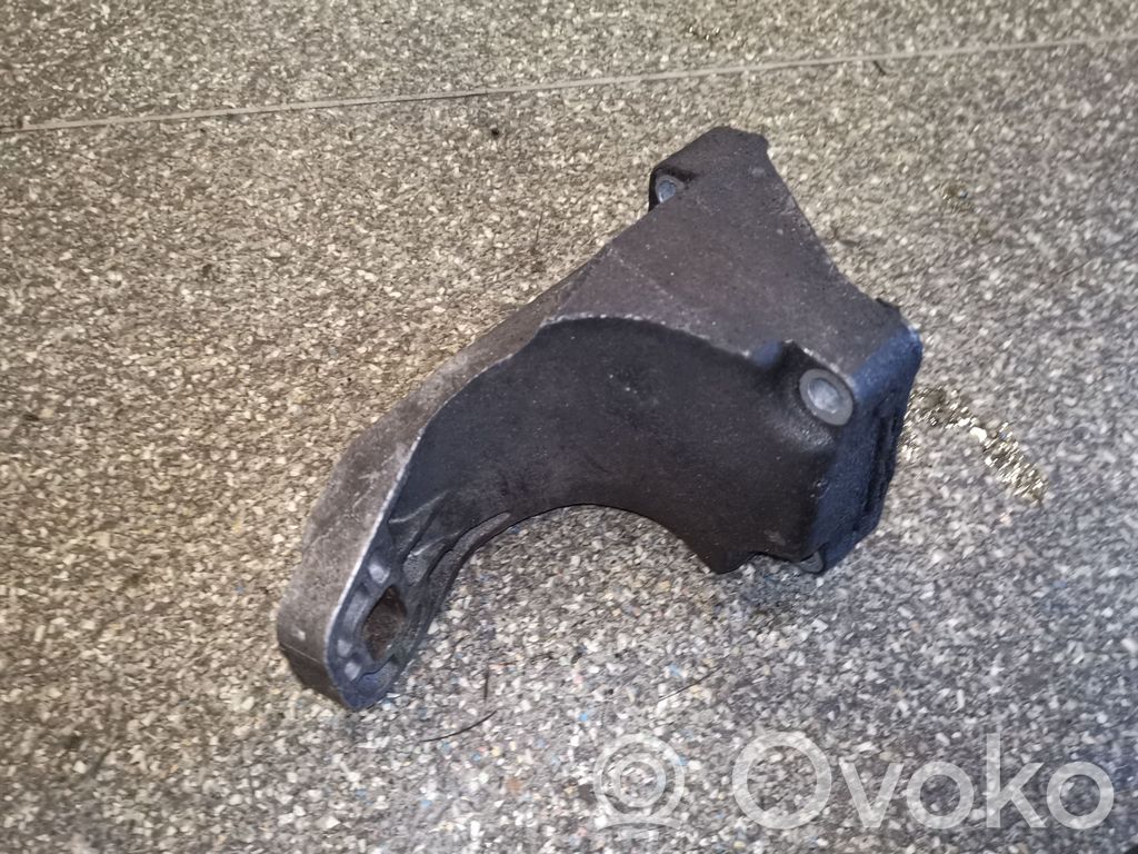 Audi A6 S6 C4 4A Engine mounting bracket 