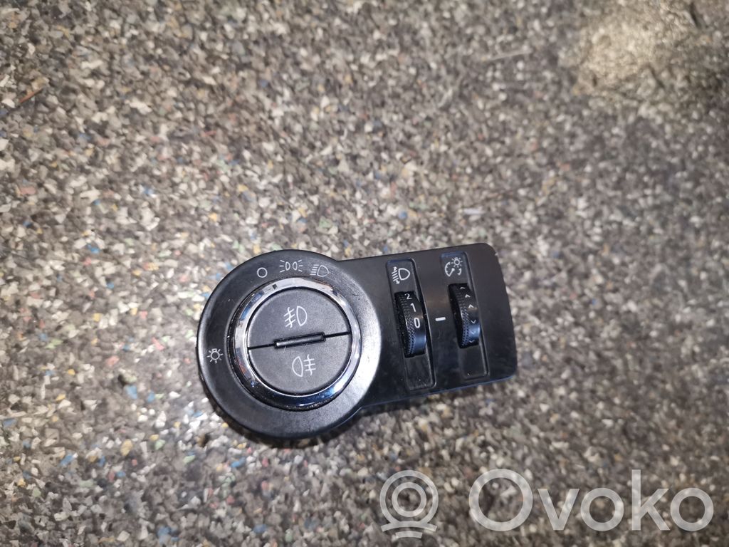 Chevrolet Orlando Light switch 
