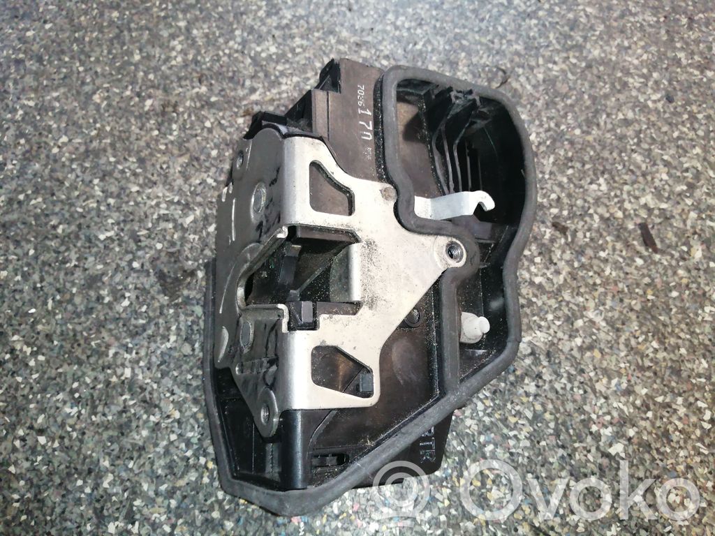 Front door lock   7036170