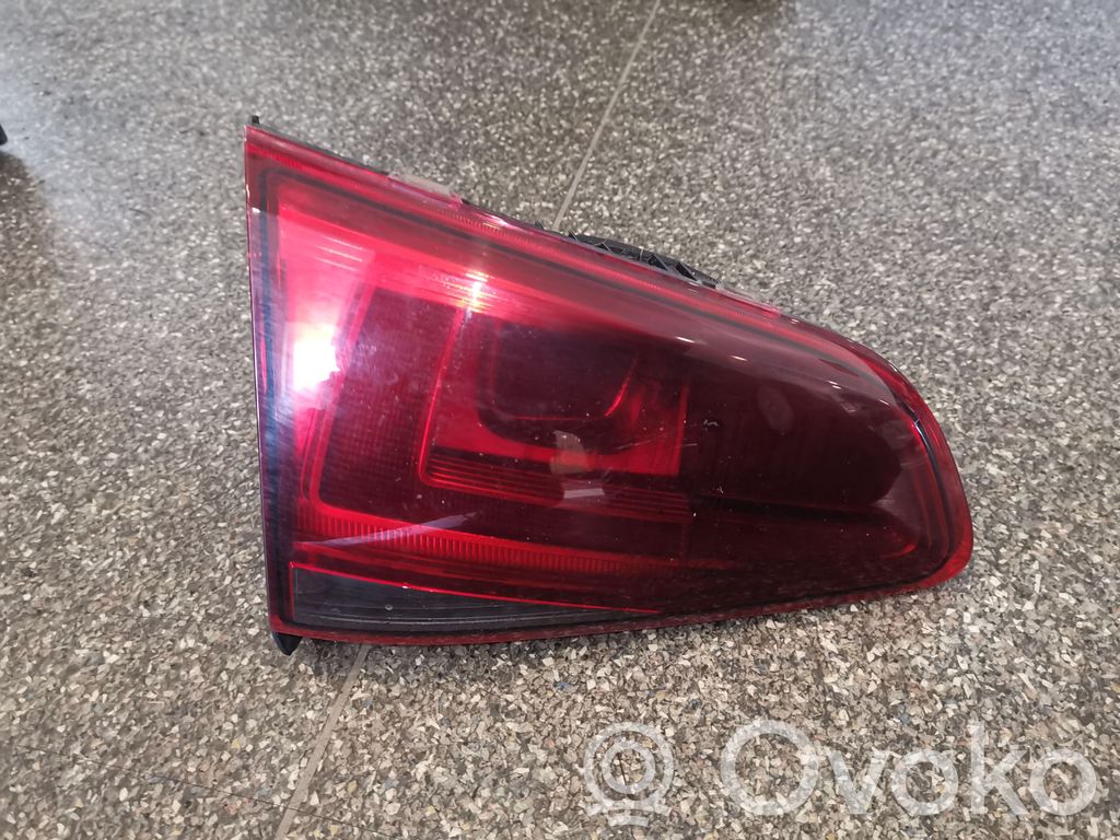 Volkswagen Golf VII Lampy tylnej klapy bagażnika 