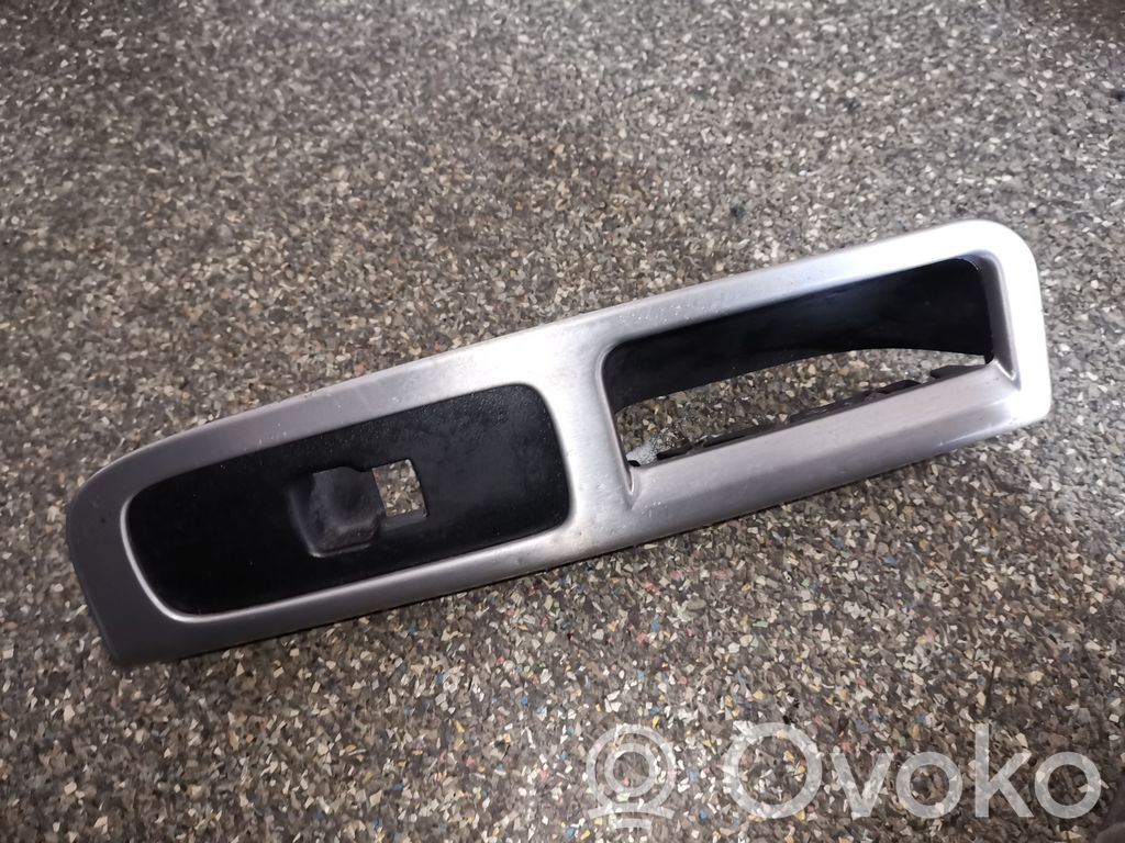 Volvo V50 Front door window switch trim 