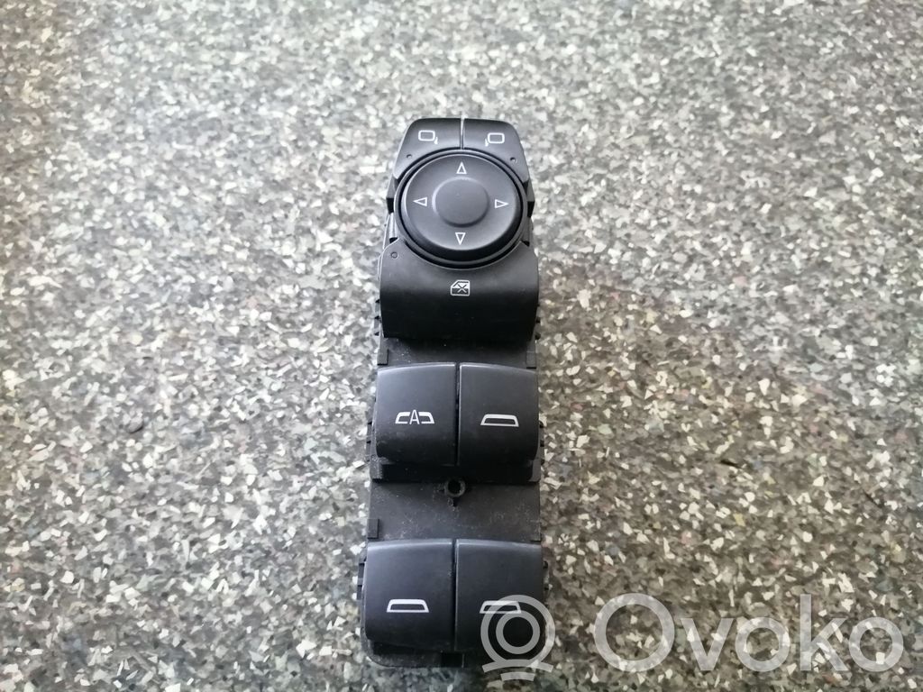 Chevrolet Volt II Electric window control switch 