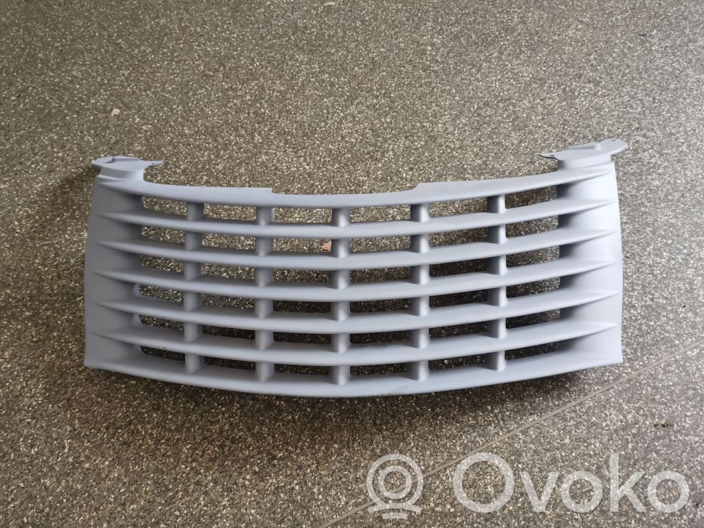 Chrysler PT Cruiser Front bumper upper radiator grill 