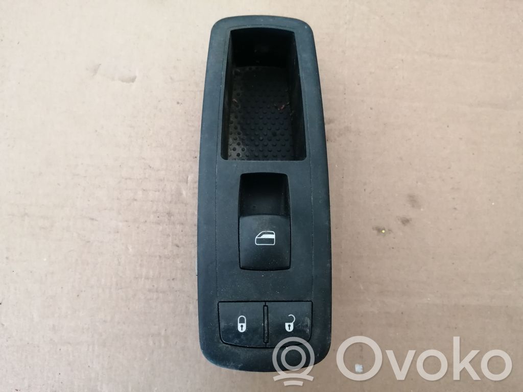 Chrysler Voyager Electric window control switch 