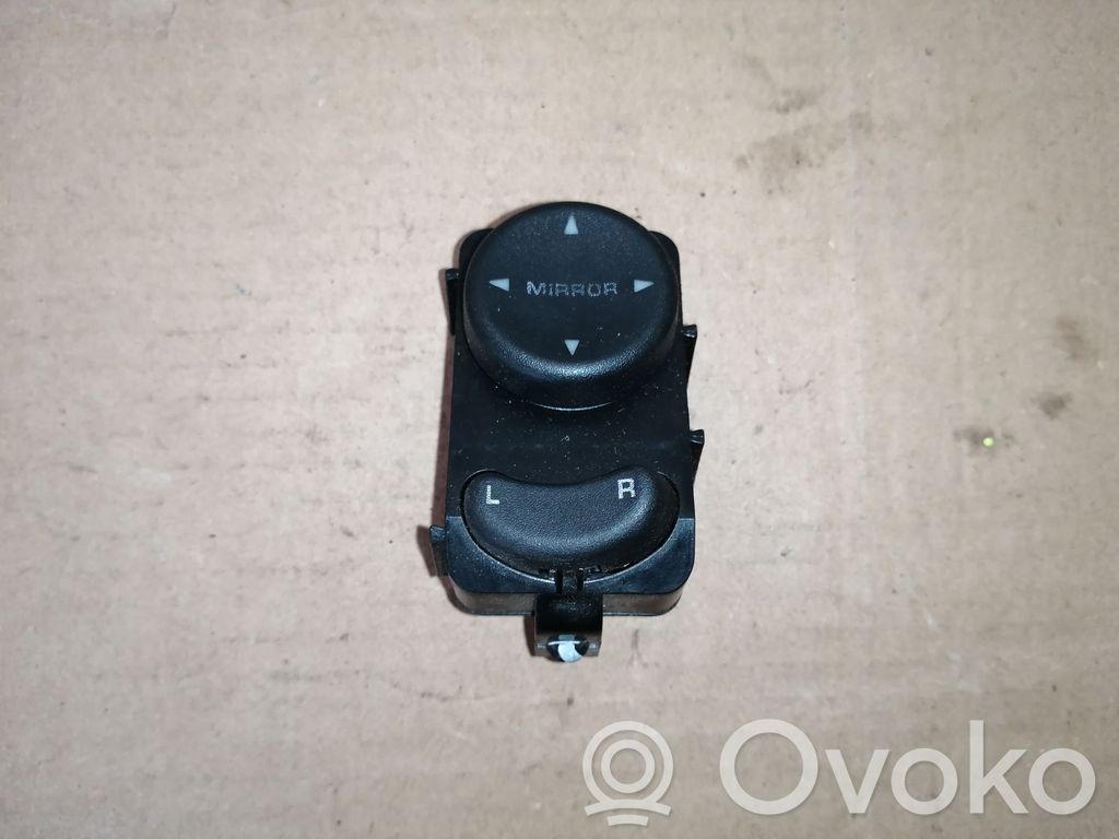Chrysler Voyager Wing mirror switch 