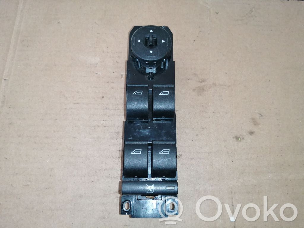 Ford Focus Electric window control switch 