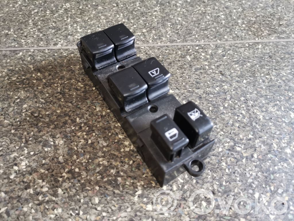 Subaru Forester SH Electric window control switch 