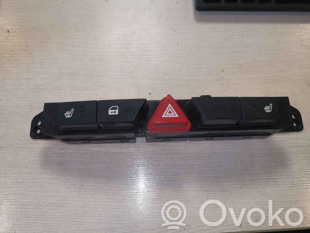 KIA Ceed Przycisk świateł awaryjnych 