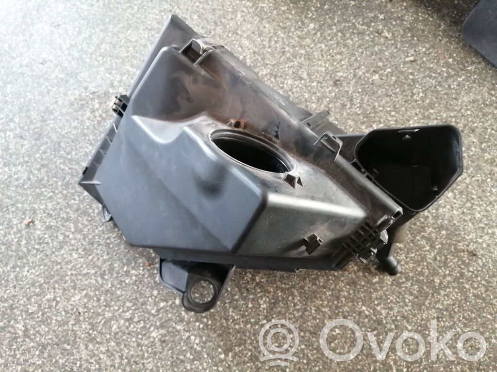 BMW 3 E90 E91 Air filter box 