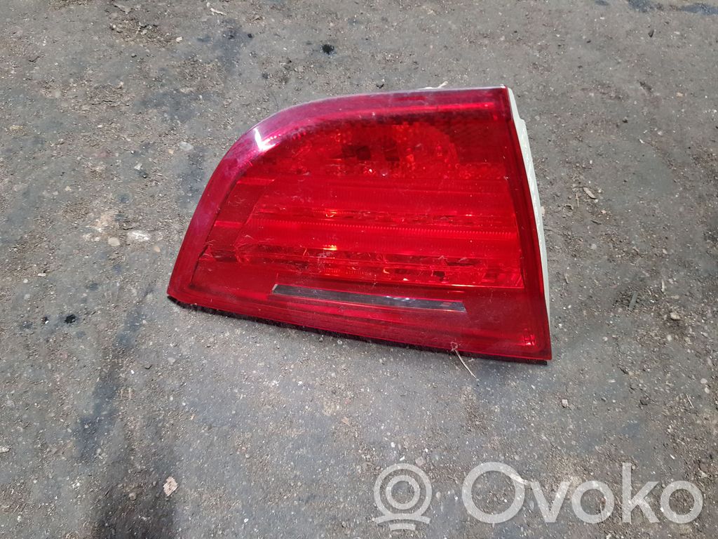 BMW 3 E90 E91 Aizmugurējais lukturis pārsegā 