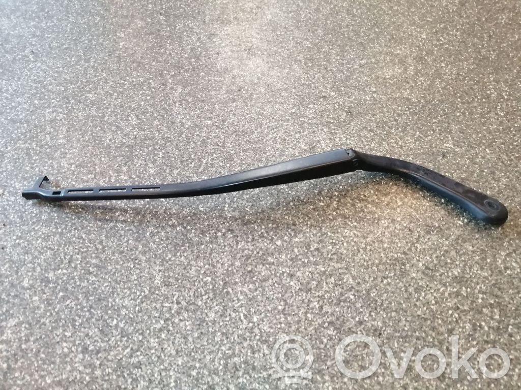BMW 3 E90 E91 Front wiper blade arm 