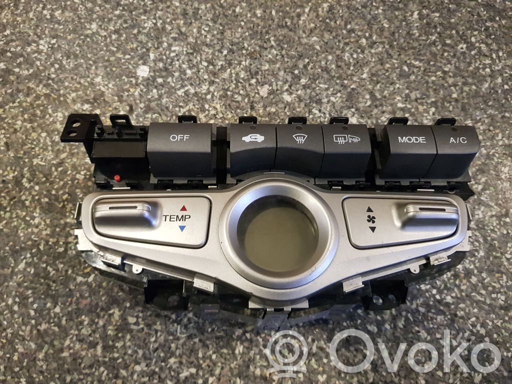 Climate control unit   D067G