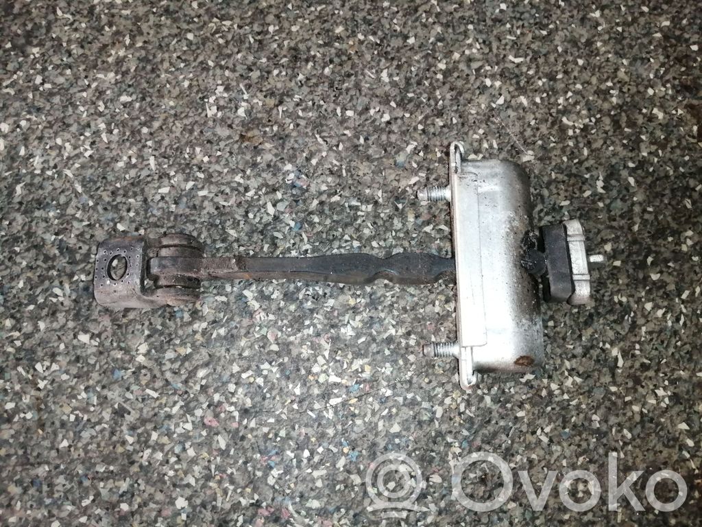 Opel Corsa D Etuoven pidätin 