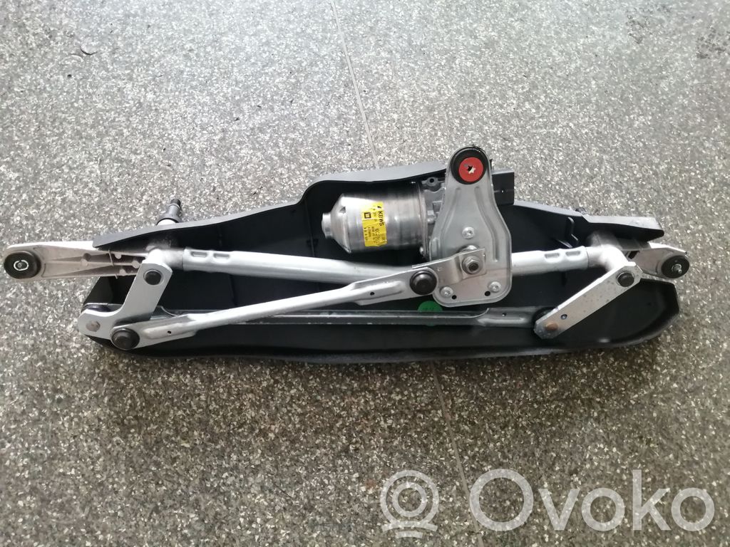 Buick Encore GX I Front wiper linkage and motor 