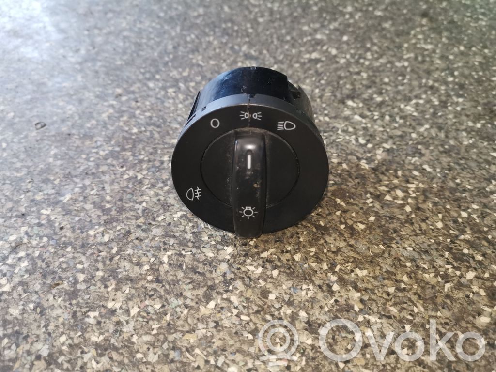 Volkswagen Touran I Interruptor de luz 