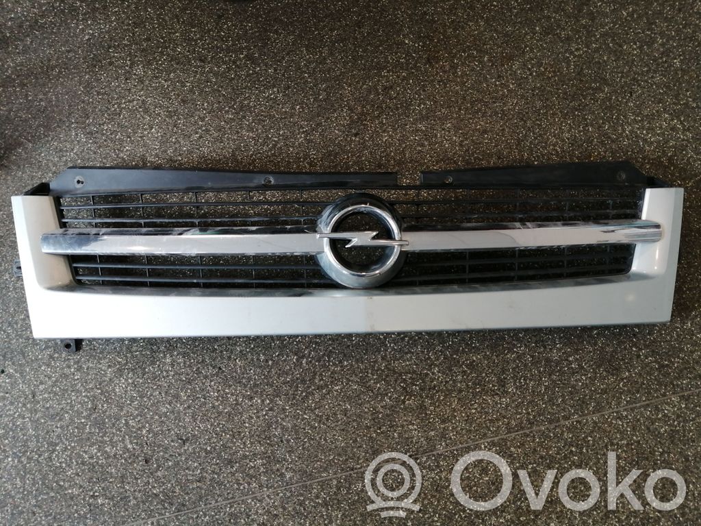 Opel Movano A Front bumper upper radiator grill 