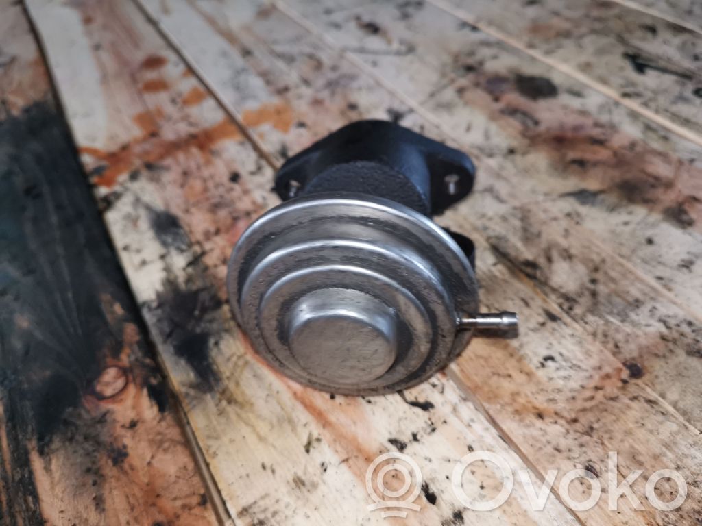 Audi A6 S6 C4 4A Válvula EGR 