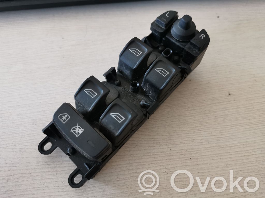 Volvo V70 Electric window control switch 