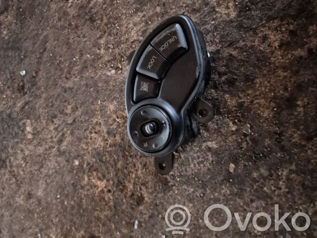 Hyundai Santa Fe Wing mirror switch 
