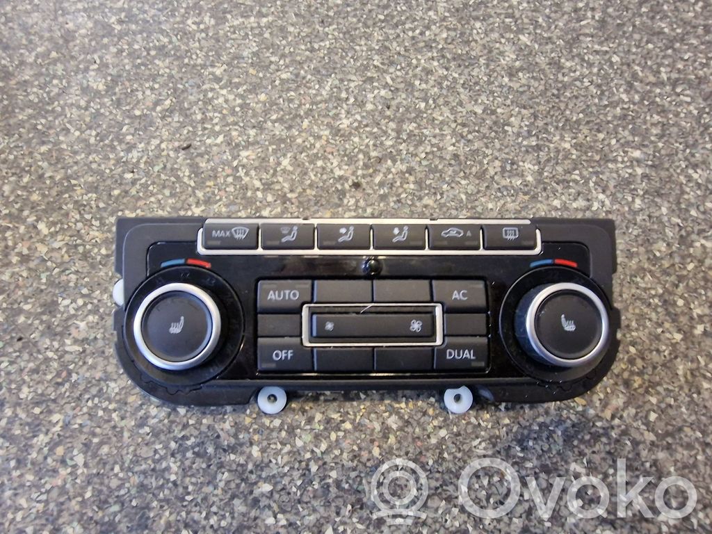 Volkswagen PASSAT CC Climate control unit 
