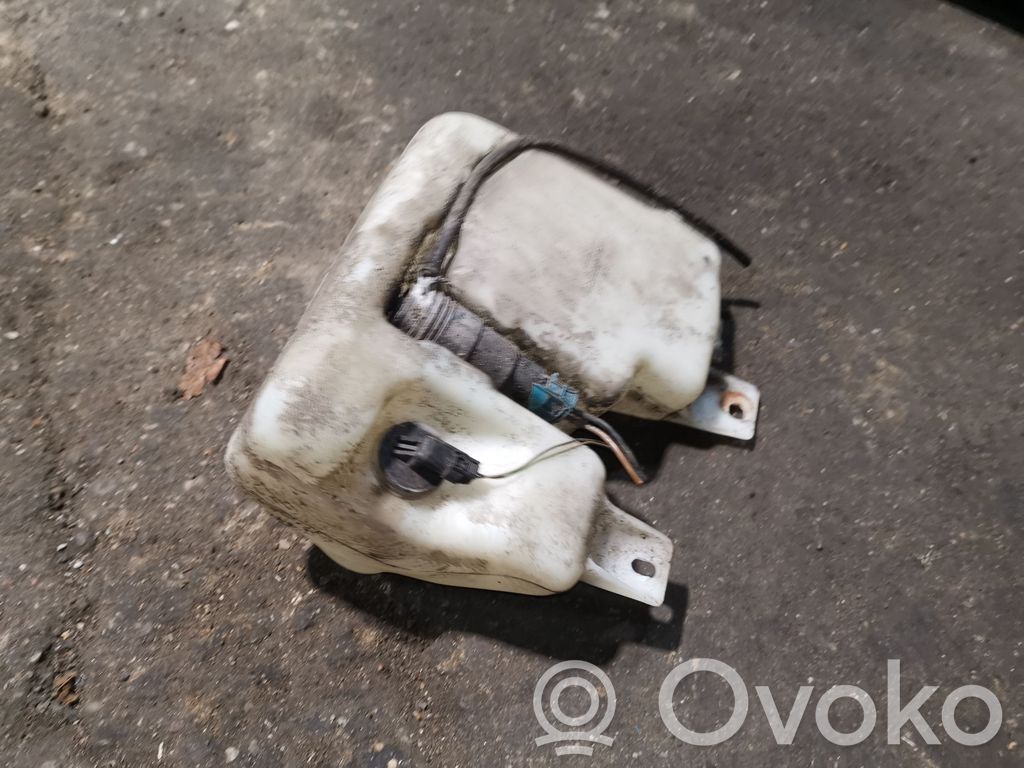BMW 7 E38 Langų skysčio bakelis 