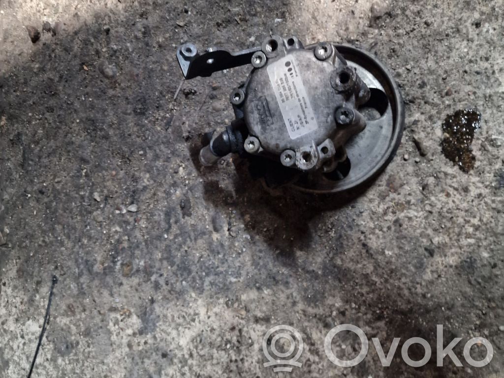 Ohjaustehostimen pumppu