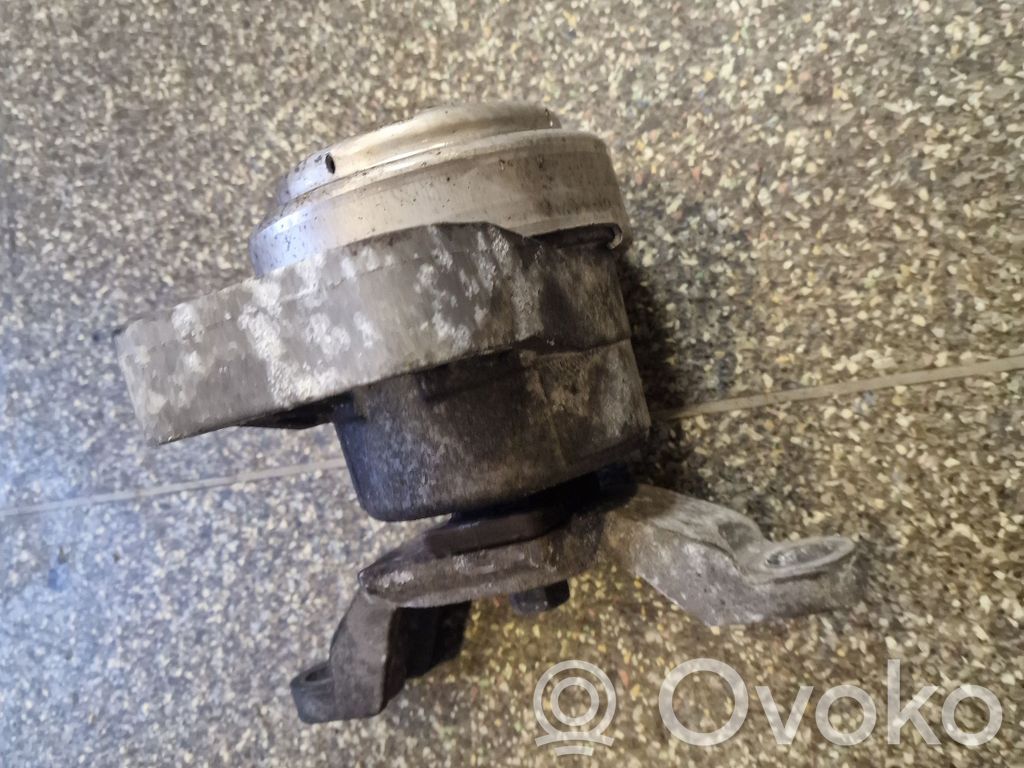 Engine mount bracket